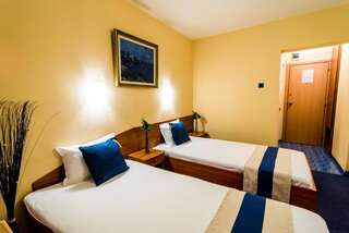 Отель Hotel Rostov Плевен Двухместный номер с 1 кроватью или 2 отдельными кроватями-5